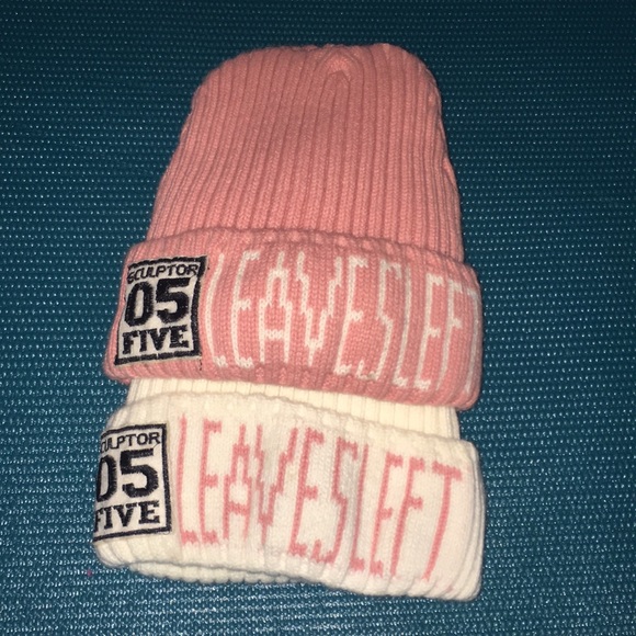 white and pink knitted hat - Picture 1 of 2